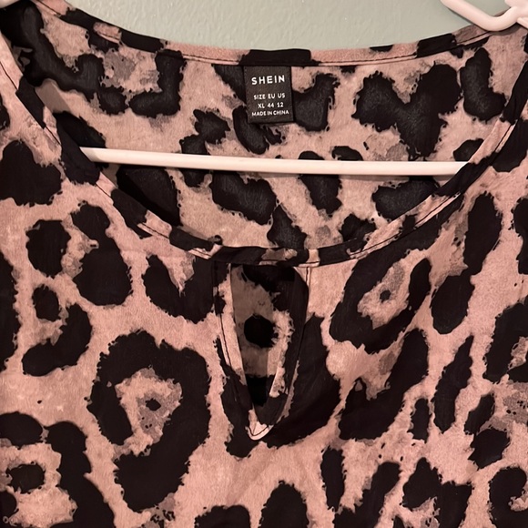 SHEIN XL Leopard print sheer blouse! Adorable scalloped armholes! - Picture 2 of 3